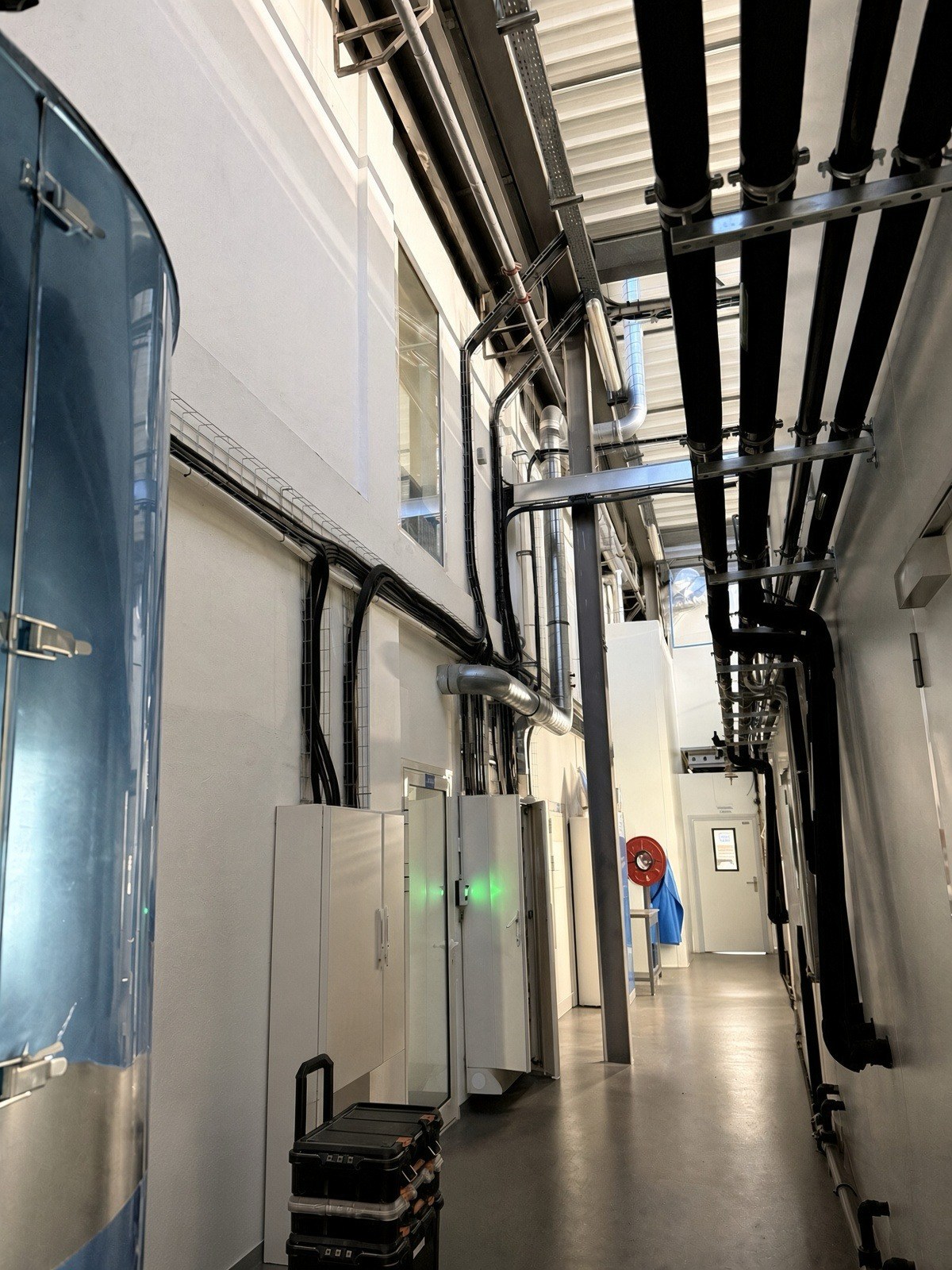 Local de production, zone process pharmaceutique ou cosmétique, chantier EGA